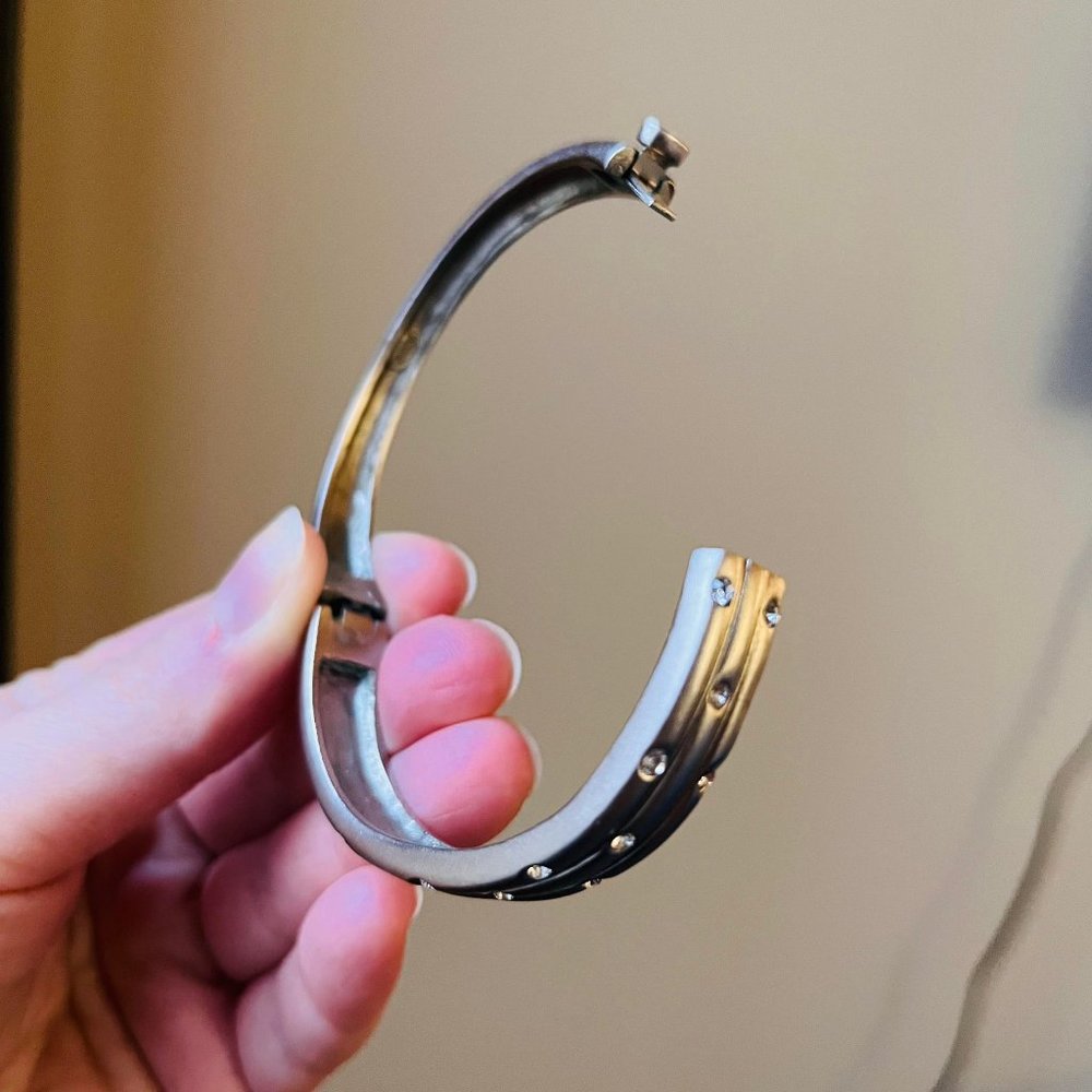 Silver tone bracelet